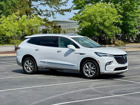 Used 2024 Buick Enclave Premium w/ Experience Buick Package FWD image 10