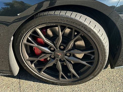 Used 2025 Chevrolet Corvette Stingray Coupe w/ Z51 Performance Package image 4