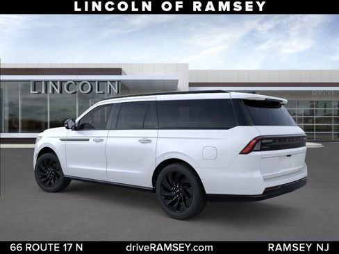 New 2026 Lincoln Navigator L Reserve w/ Jet Appearance Package AWD/4WD image 5