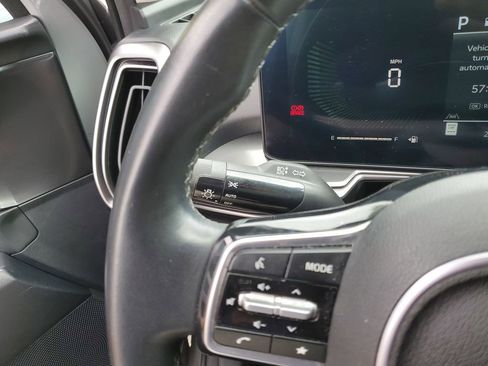 Used 2025 Kia Sorento S FWD image 24