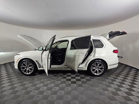 Used 2024 BMW X7 xDrive40i image 16