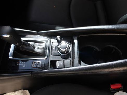 Used 2017 MAZDA MAZDA3 Sport image 23