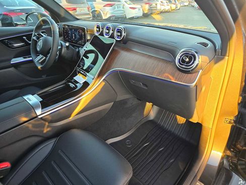 New 2025 Mercedes-Benz GLC 350e 4MATIC image 11