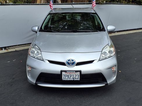 Used 2015 Toyota Prius Two FWD image 2