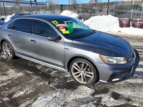 Used 2017 Volkswagen Passat 1.8T R-Line image 2