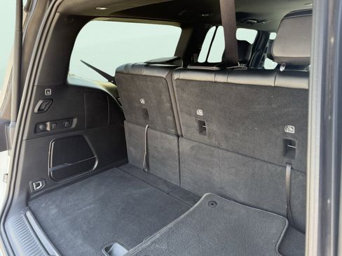 Used 2024 Jeep Wagoneer Series II w/ Flexible Seating Group image 21