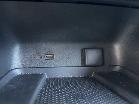 Used 2026 Chevrolet Traverse LT w/ Driver Confidence Package image 23