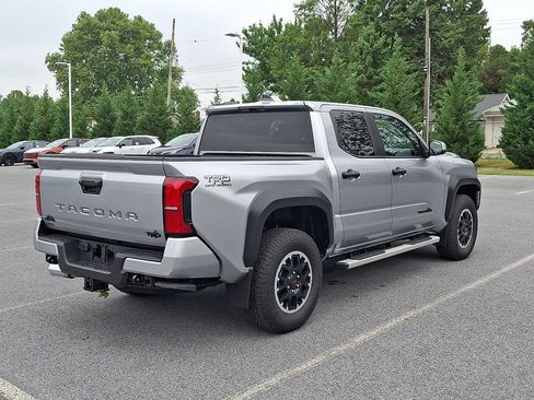 Certified 2024 Toyota Tacoma TRD Off-Road AWD/4WD image 4