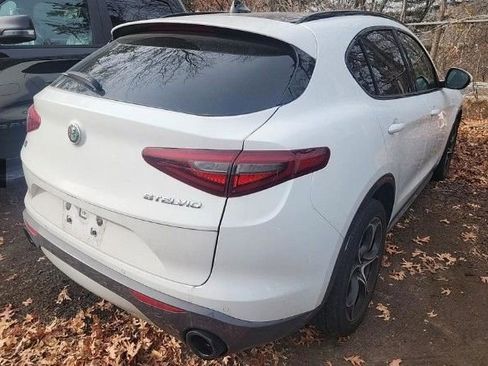 Used 2023 Alfa Romeo Stelvio Ti image 2