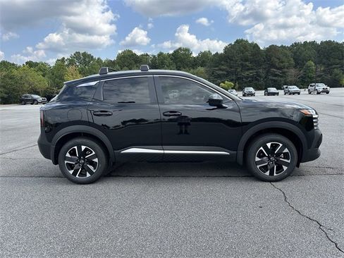 New 2026 Nissan Kicks SV w/ SV Premium Package image 9