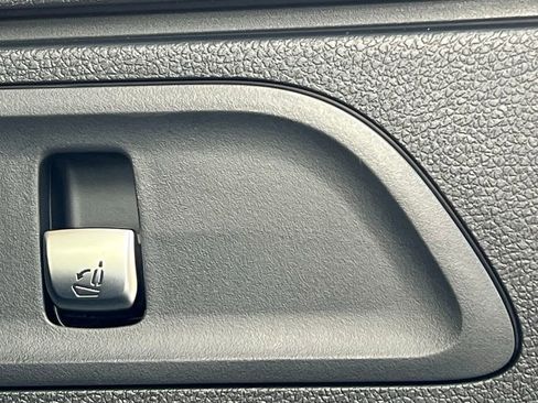 Certified 2022 Mercedes-Benz GLC 300 4MATIC image 36