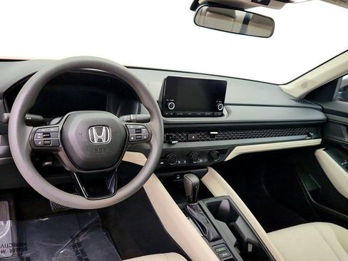 Used 2025 Honda Accord SE image 13