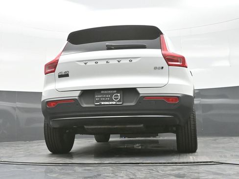 Used 2025 Volvo XC40 B5 Plus AWD/4WD image 27