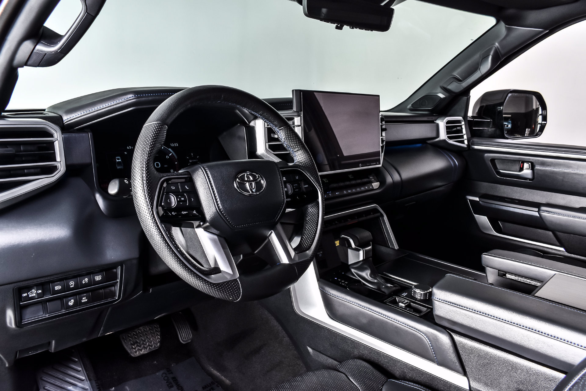 Used 2024 Toyota Tundra Platinum AWD/4WD image 14