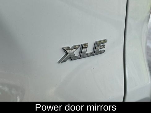 Used 2025 Toyota RAV4 XLE FWD image 18