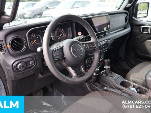 Used 2026 Jeep Gladiator Mojave AWD/4WD image 10
