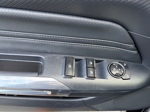 Used 2025 Ford Mustang Premium RWD image 27