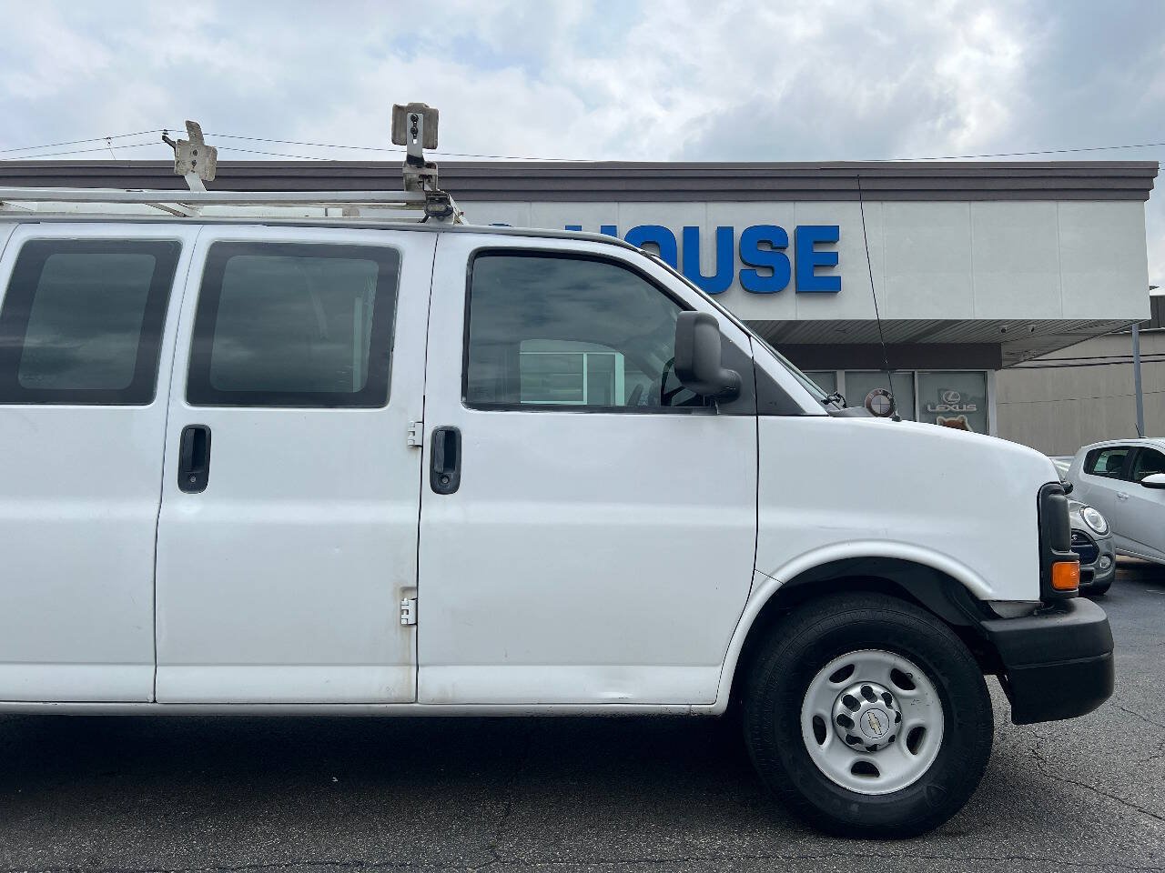 Used 2012 Chevrolet Express 2500 w/ Cold Climate Package RWD image 39