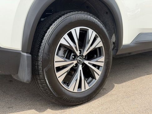 Used 2023 Nissan Rogue SV AWD/4WD image 25