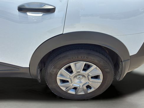 Used 2025 Nissan Kicks S FWD image 32