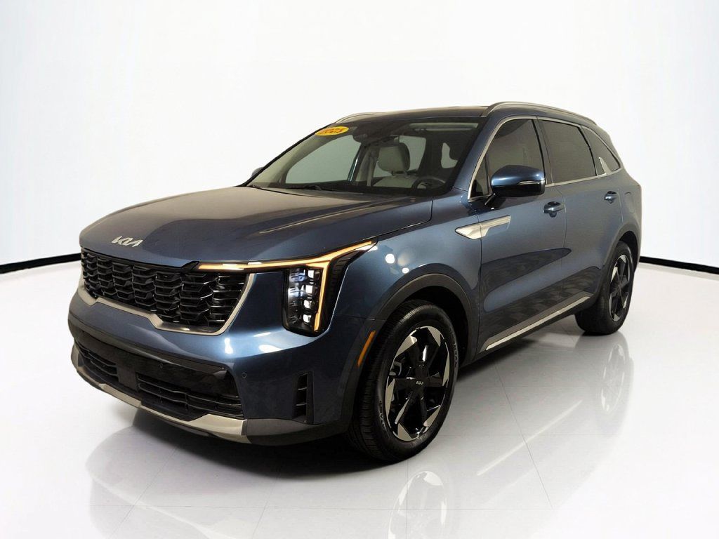 Used 2025 Kia Sorento EX AWD/4WD image 11
