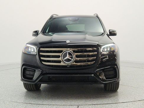 Used 2024 Mercedes-Benz GLS 450 4MATIC image 2