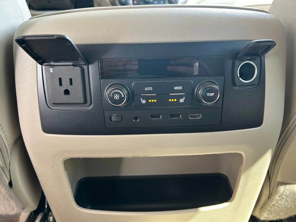 Used 2019 GMC Yukon Denali w/ Denali Ultimate Package RWD image 16