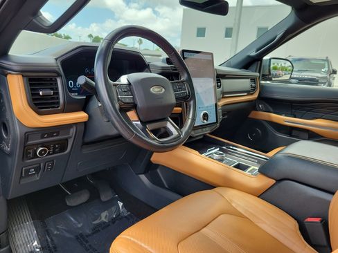 Used 2023 Ford Expedition Max Platinum RWD image 9