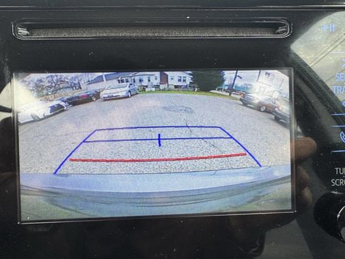 Used 2017 Toyota Corolla LE image 19