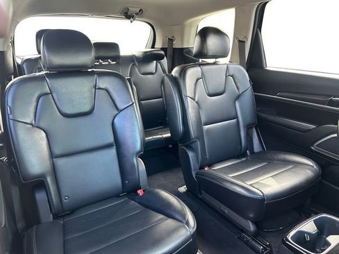 Used 2025 Kia Telluride S AWD/4WD image 18
