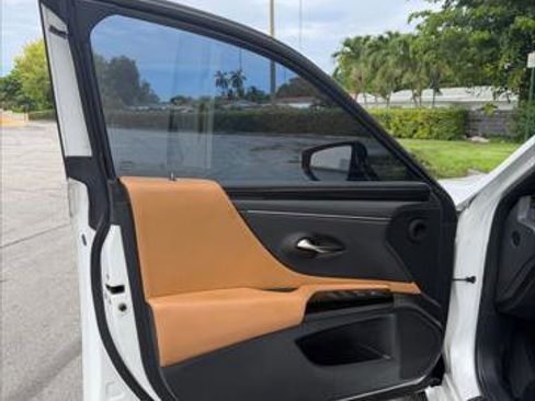 Used 2023 Lexus ES 350 w/ Accessory Package (Z2) FWD image 20