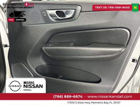 Used 2025 Volvo XC60 B5 Plus image 35