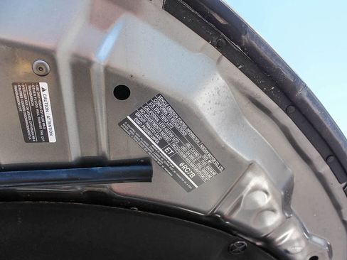 Used 2023 Nissan Rogue SV image 37