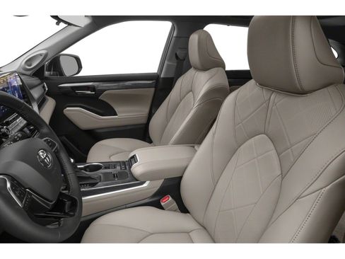Used 2020 Toyota Highlander Platinum AWD/4WD image 6