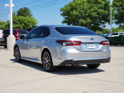 Certified 2022 Toyota Camry XLE w/ Cold Weather Package FWD image 5