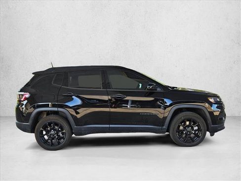 Used 2026 Jeep Compass Latitude w/ Quick Order Package 29K AWD/4WD image 4