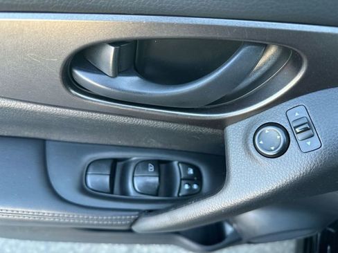 Used 2018 Nissan Rogue Sport S w/ S Appearance Package image 14