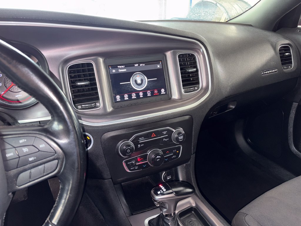 Used 2022 Dodge Charger SXT RWD image 20