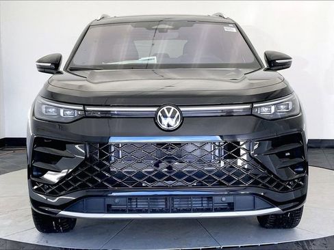 New 2026 Volkswagen Tiguan SEL R-Line AWD/4WD image 3