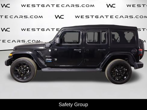 Used 2022 Jeep Wrangler Unlimited Sahara w/ Cold Weather Group AWD/4WD image 5