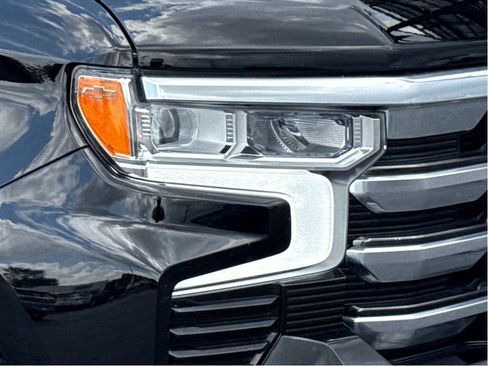 Used 2024 Chevrolet Silverado 1500 High Country AWD/4WD image 5