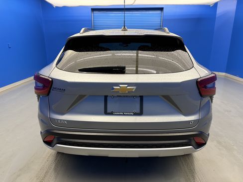 Used 2024 Chevrolet Trax LT w/ Driver Confidence Package FWD image 6