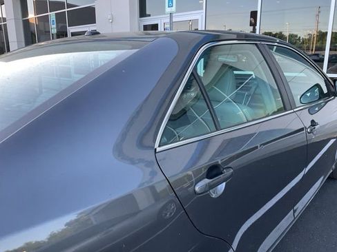 Used 2012 Toyota Camry XLE w/ Leather Pkg FWD image 7