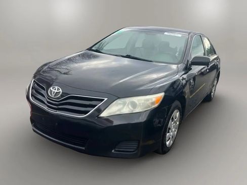 Used 2011 Toyota Camry image 1