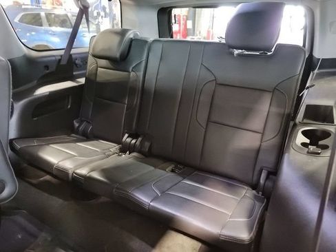 Used 2015 GMC Yukon XL Denali w/ Touring Package AWD/4WD image 17