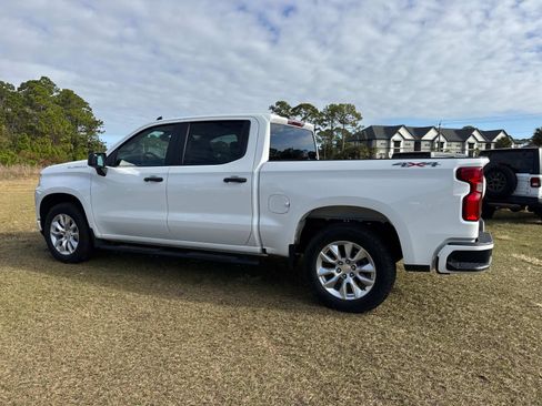 Used 2022 Chevrolet Silverado 1500 Custom image 5
