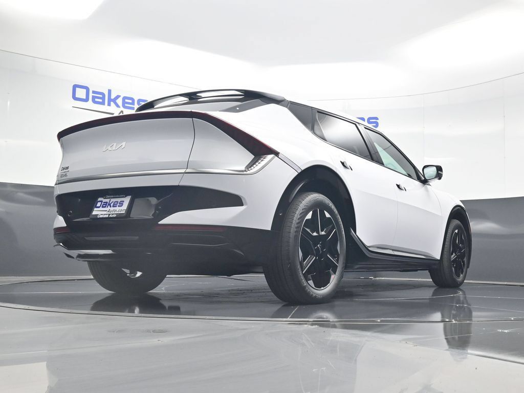New 2026 Kia EV6 Wind RWD image 43