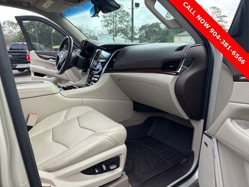 Used 2017 Cadillac Escalade Luxury image 23