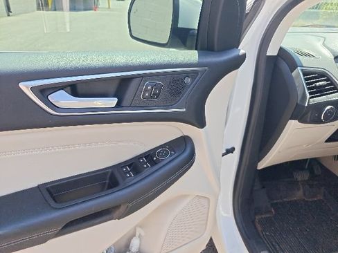 Used 2022 Ford Edge Titanium AWD/4WD image 10