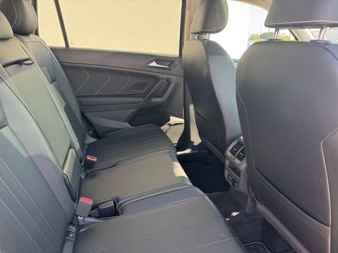Used 2024 Volkswagen Tiguan SE image 7